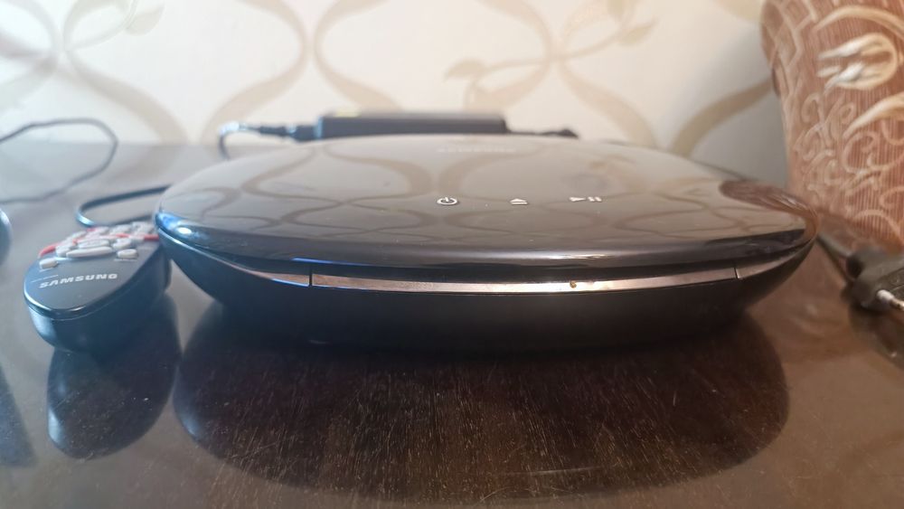 Продам DVD-Плеер Samsung H1080
