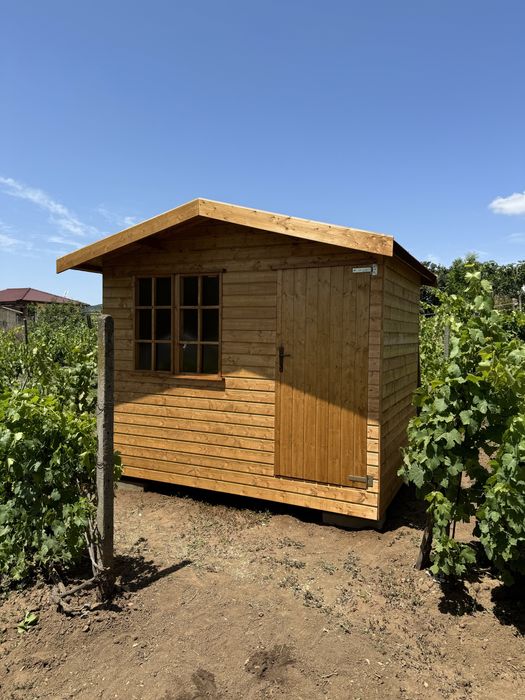 Градинска къща, къща за инструменти, барака за инструменти