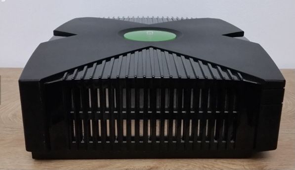 Конзола XBOX с два джойстика КАТО НОВА