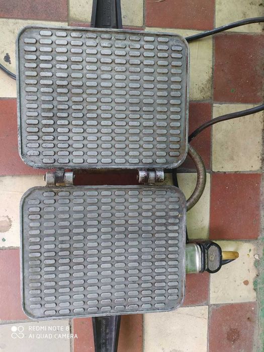 продам электрическую вафельницу