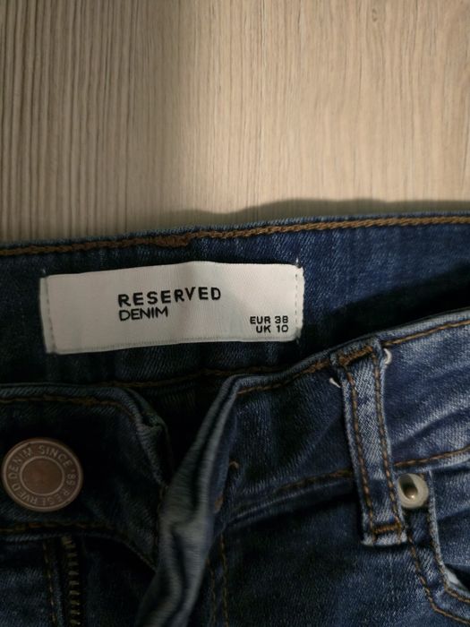 Blugi Reserved marimea 38 in stare foarte buna