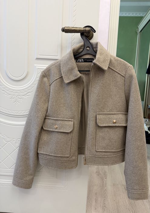 Zara бомбер, жилет оригинал.