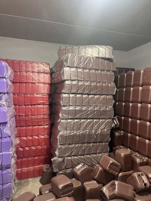 Канистры 1 литр, 5, 10 литров, новые.