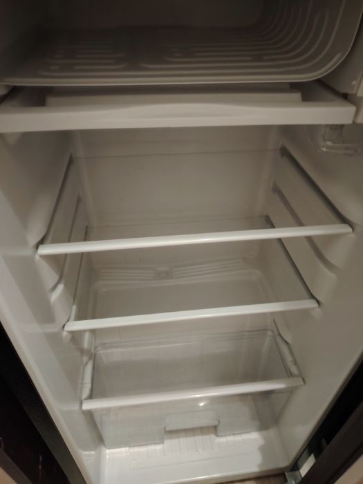 Продам мини холодильник. Б/у в отличном состоянии.