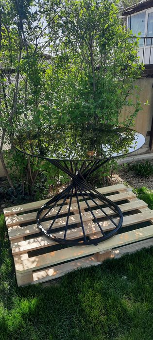 Стол кофейный чайный обеденный