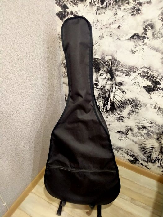 Продается акустическая гитара Yamaha F370