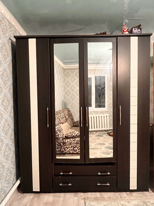 Продам спальный шкаф