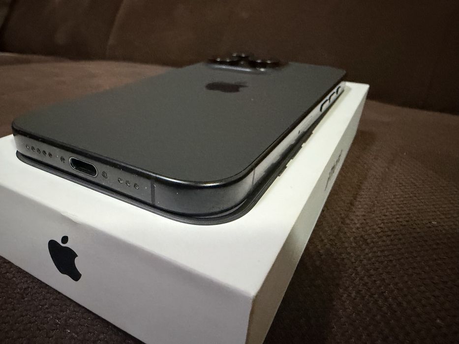 Vand iphone 16pro stare foarte buna