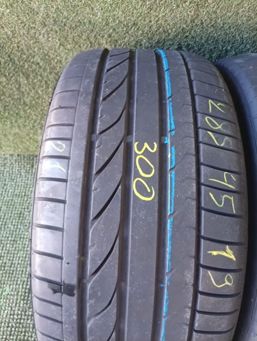 285 45 R19 falken vara