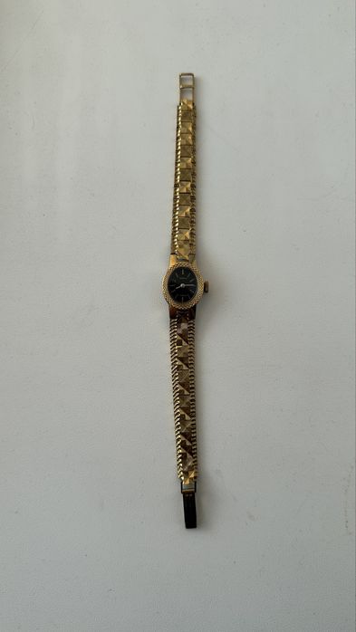 Продам часы в рабочем состоянии