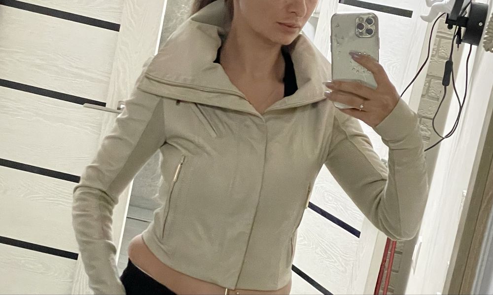 Продам куртку Elisabetta Franchi оригинал кожа