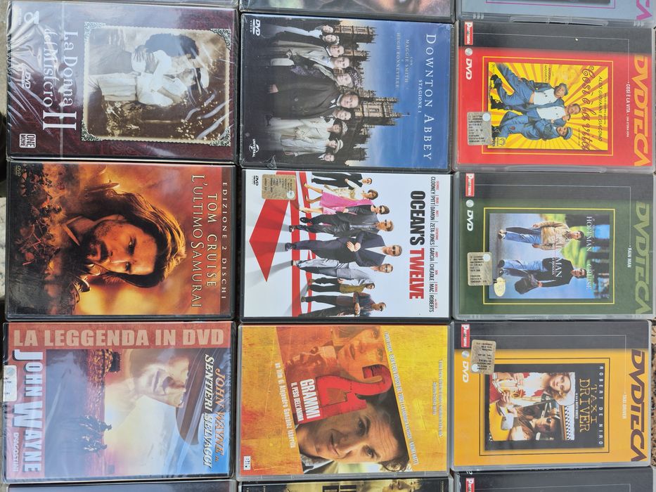 Vând Lot 50 DVD originale colectie filme acțiune,drama,Comedie,Sexi