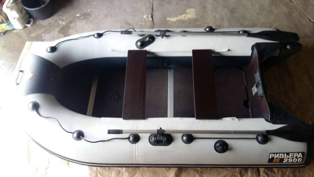 Лодка Ривьера 290