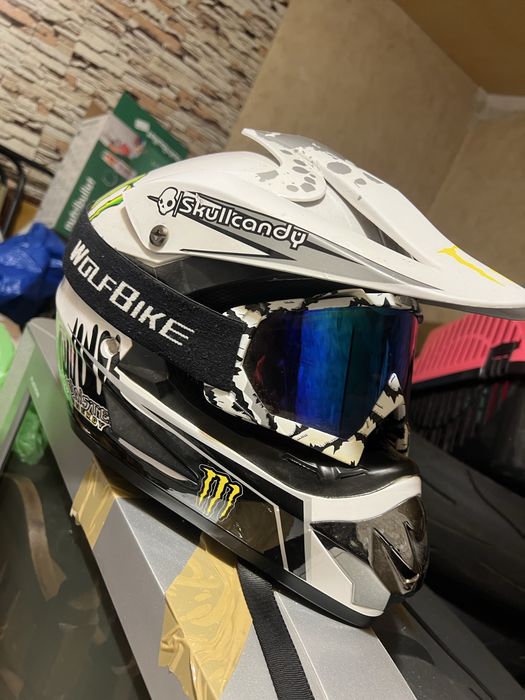 Кросова каска с очила