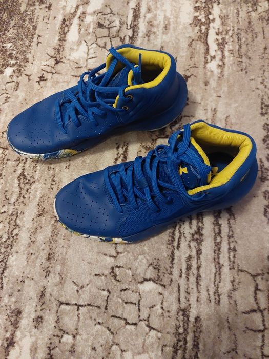 Маратонки за баскетбол Under Armour