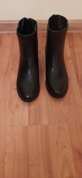 Нови черни боти номер 36