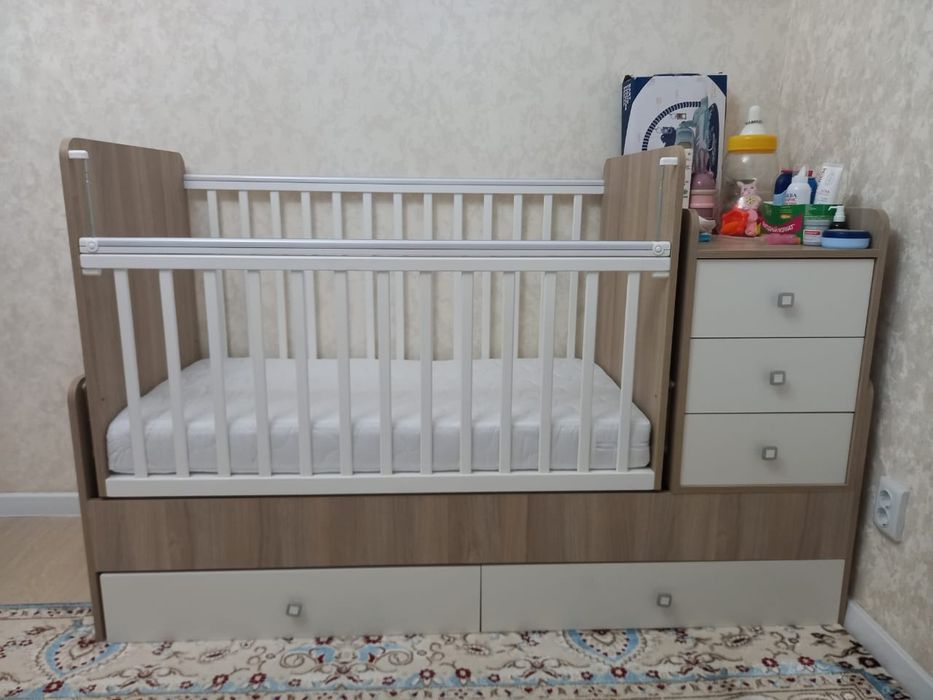 ходунок 5000тг,  манеж 50.000тг