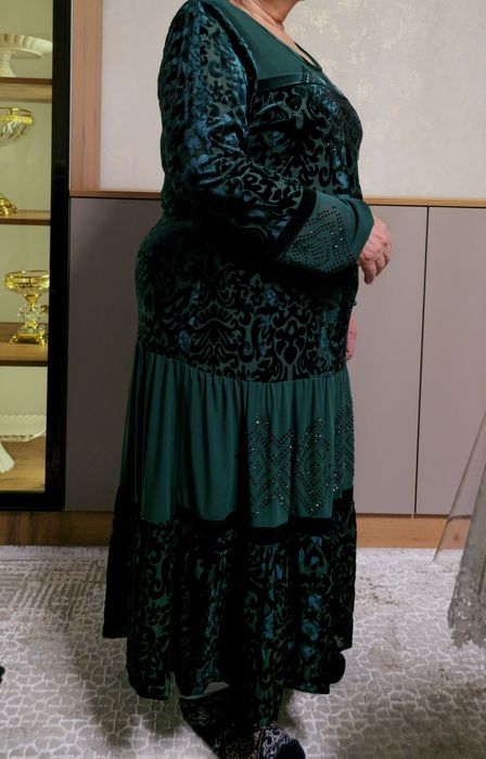 Платье велюровое нарядное