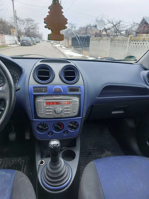 Vand ford fiesta 1.3 benzina