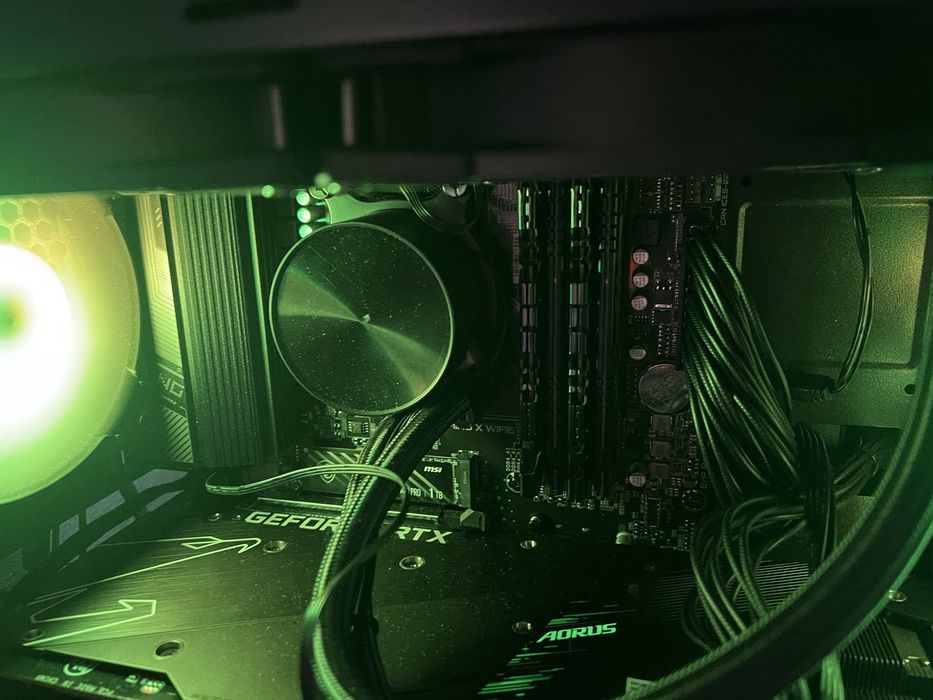 Ryzen 7 5700x & DDR 4 16 GB 2x8 G- Skill Samsung B - Die 3200 MHz CL14