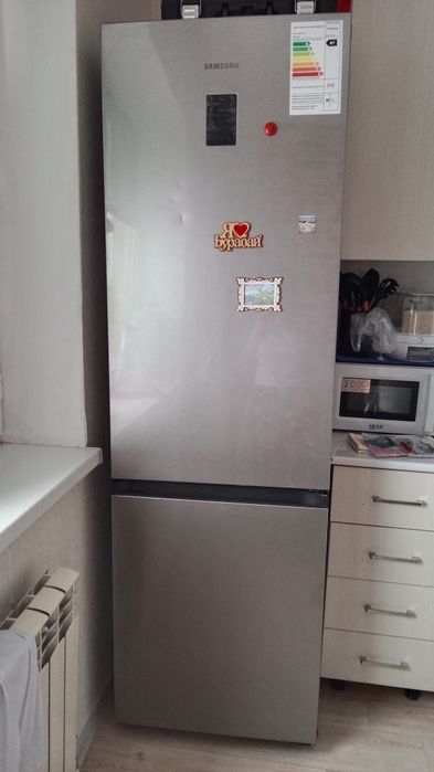 Продам Холодильник 
Цена: 130