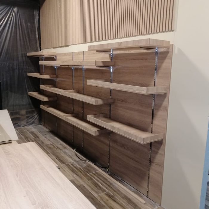 Стеллажи ветрины полки