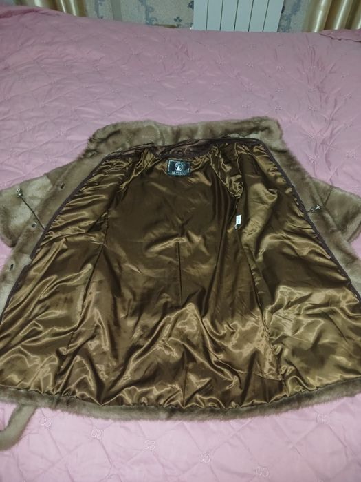 Продается верхние одежды