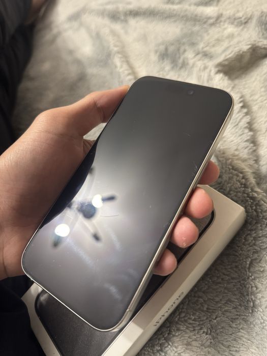 Iphone 15 pro 256 white 81%