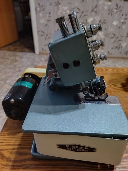 Продам китайский оверлок