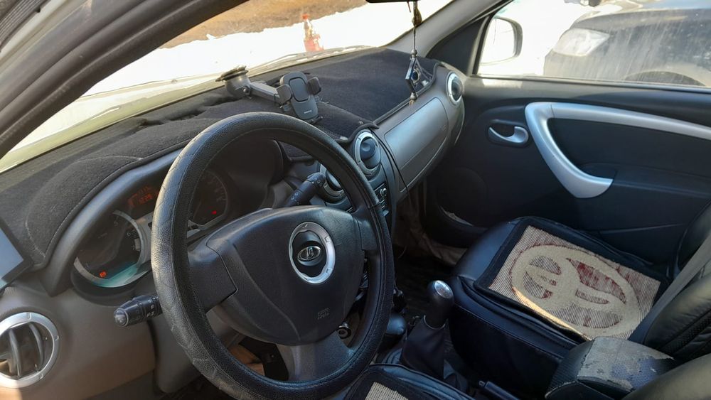 Продам ларгус и уазик