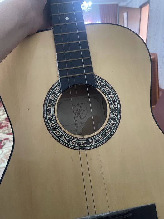 Гитара бу требует ремонта