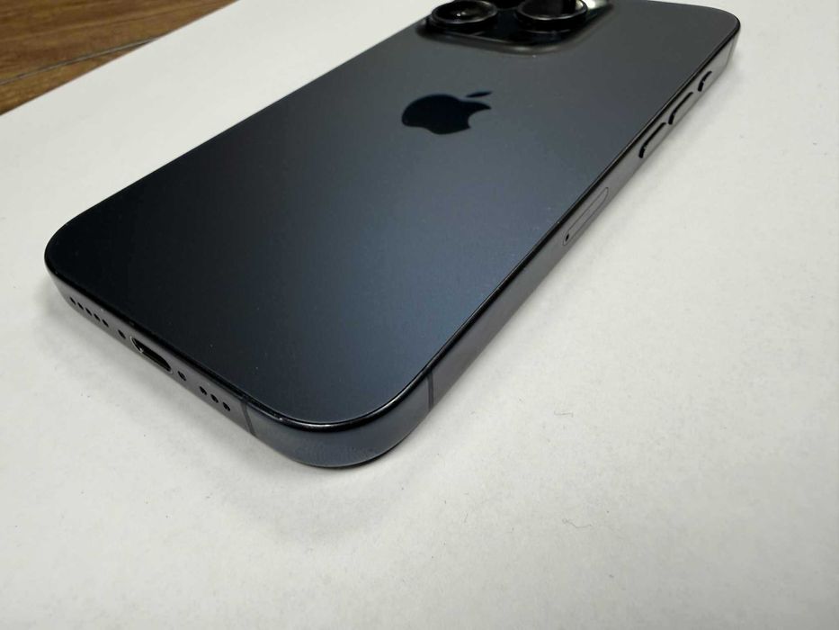 Продавам IPHONE 15 PRO 256GB Батерия 88%