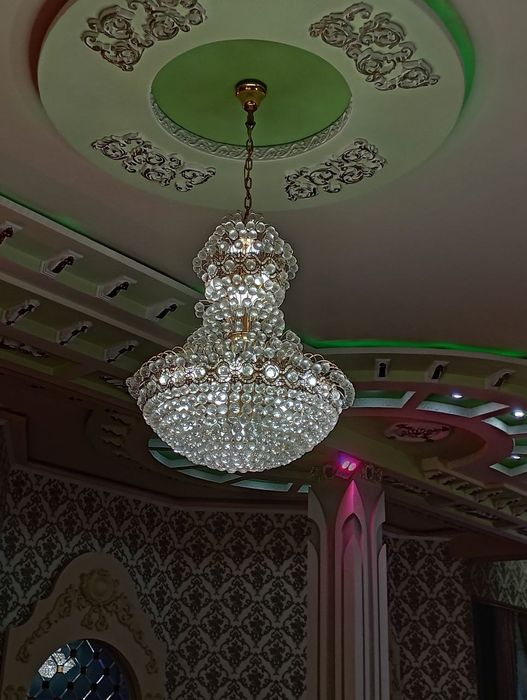 Lustra sotiladi kam ishlagan narxini kelishamiz