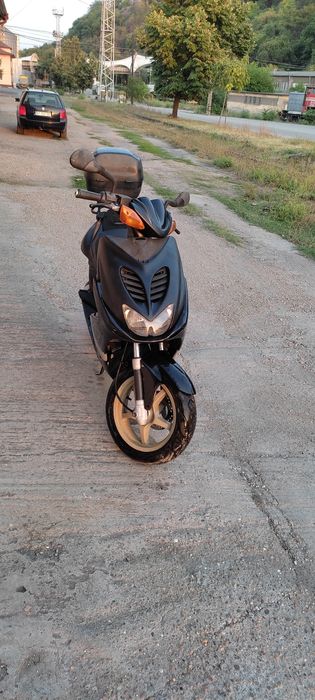 Скутер Ямаха Аерокс МБК 50 кубика, редовен с документи, регистриран !