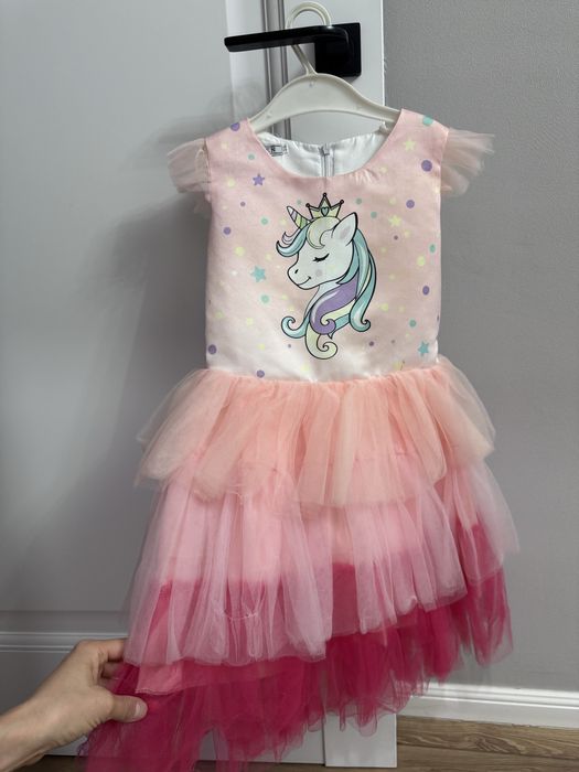 Нарядное платье для девочки