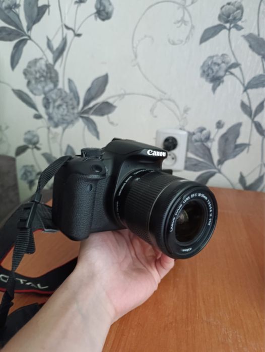 Canon EOS 700d, два объектива