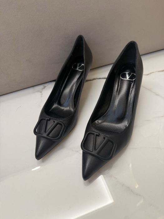Valentino дамски черни кожени токчета