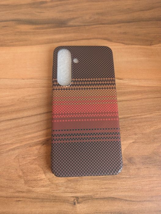 Продам чехол на Samsung s24