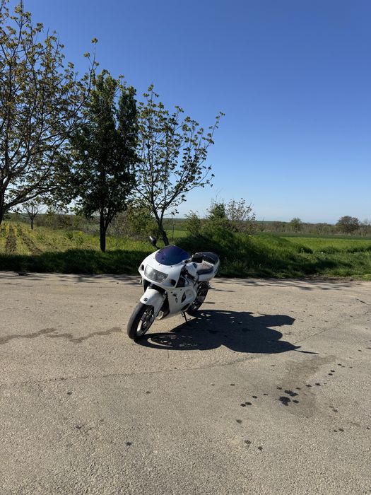 Suzuki gsxr motor 600cc