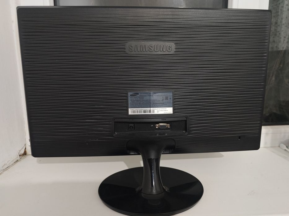 Монитор Samsung S22D300 / S22D300-серии, 21 д