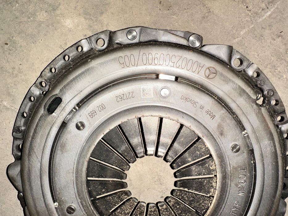 Mercedes OM651 OM654
Съединител Комплект.