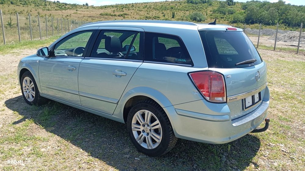 Opel Astra 1.7 CDTI 2010 Full