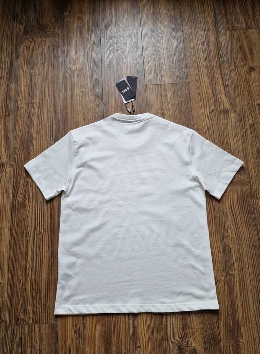 Страхотна мъжка тениска HUGO BOSS размер S