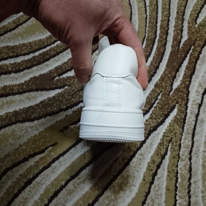 Продаю новые мужские кроссовки из экокожи Размер 43