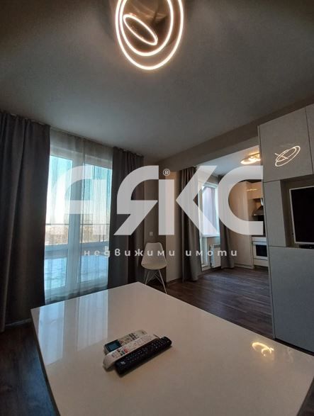 Дава се под наем Тристаен апартамент в София, Студентски град - 130 кв.м за 1246.44 € - Снимка #2