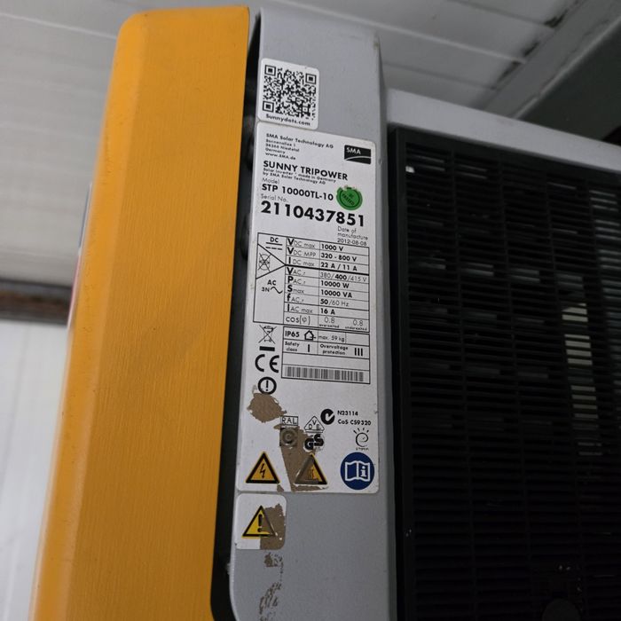 Vind 10 invertoare on grid SMA, total 100kw.Pret negociabil..