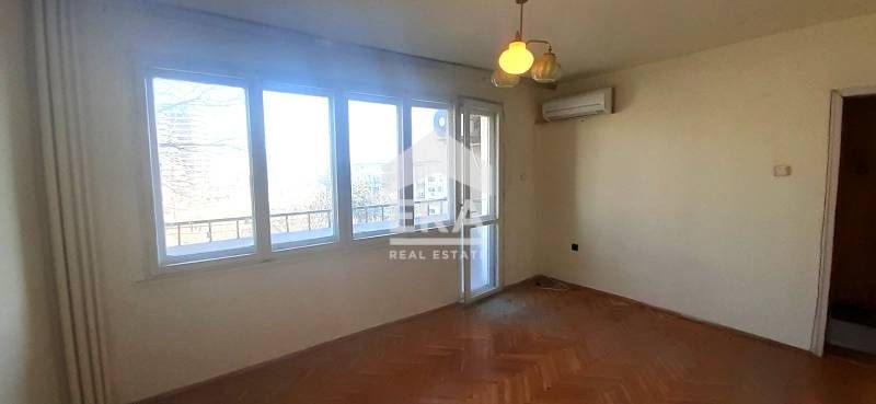 Четиристаен апартамент в жк Чайка град Варна