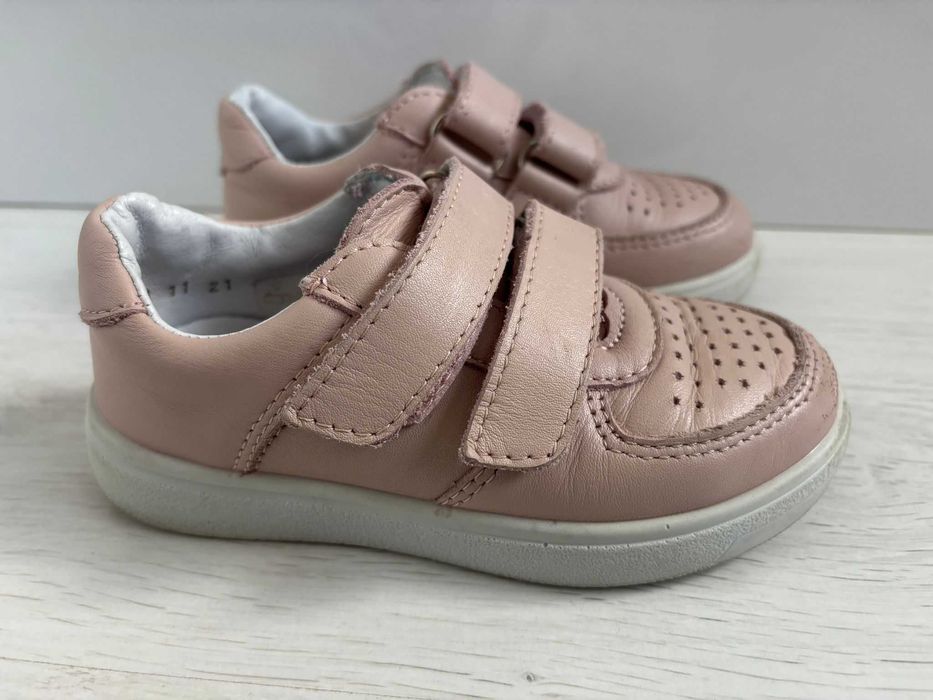 Детски кожени обувки за момиче в размери 26, 27 и 28