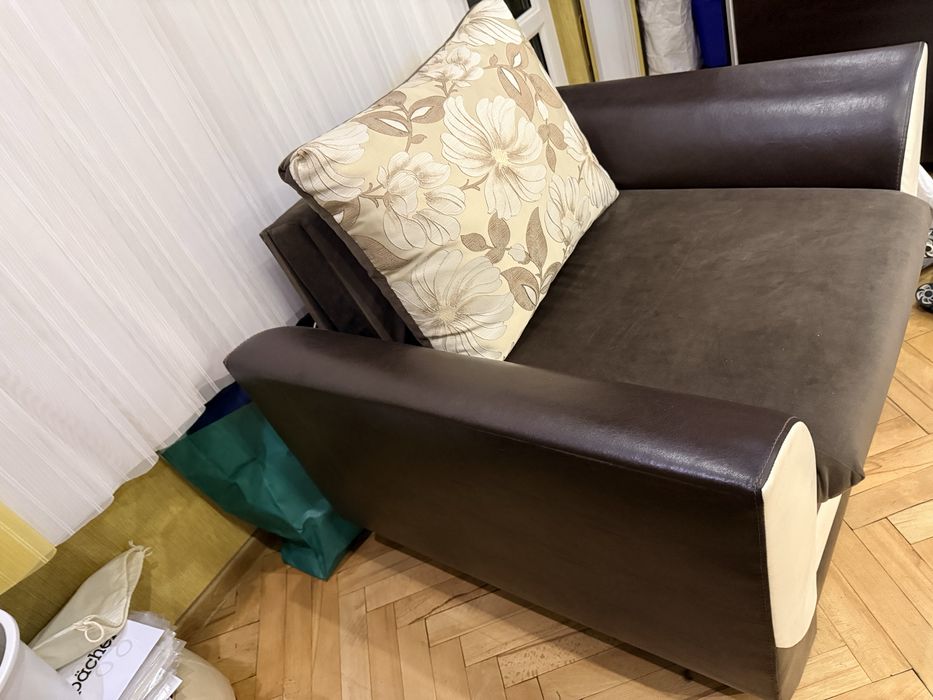 Продавам почти неизползван разтегателен фотьойл Модус