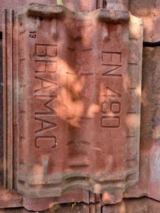 Използвани керемиди Брамак 450 бр. перфектни на половин цена.